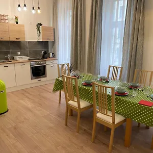  Апартаменты Gesamte Fuer 6 Personen
